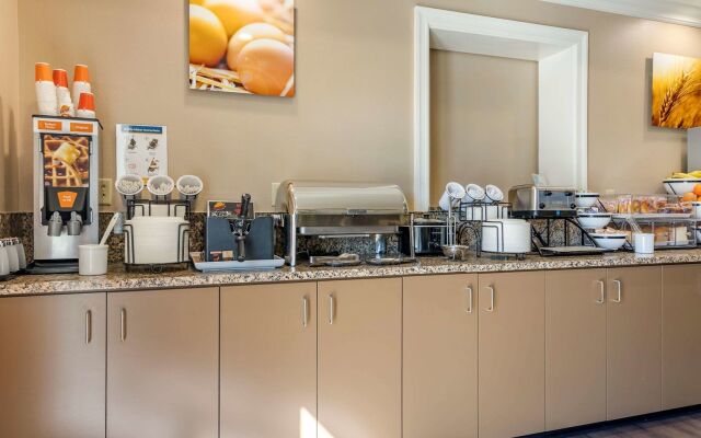 Comfort Inn & Suites