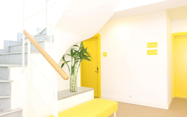 Bloomrooms @ Link Road