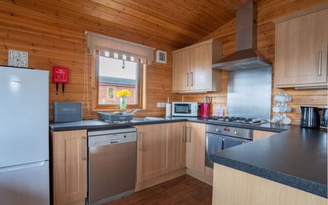 Loch Leven Lodge 12