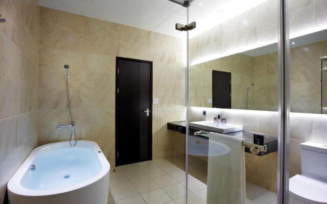 Airline lnn Green Park Way