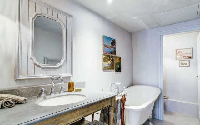 Studio Authentic Charm - In the Heart of Cannes