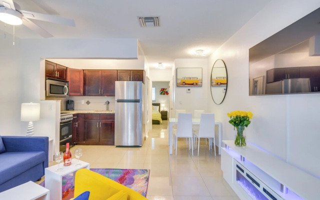 2 Mi to Ocean: Dog-friendly Hallandale Beach Condo