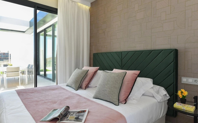 Villa in Salobre With Pool & Golf Nearby