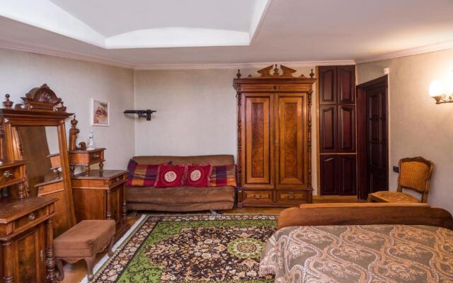 Lia's Guest House
