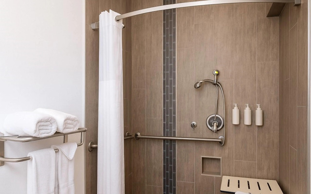 Travelodge by Wyndham LAX