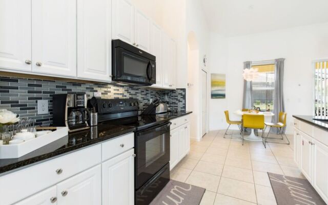 Solterra - 4148 Oaktree Drive