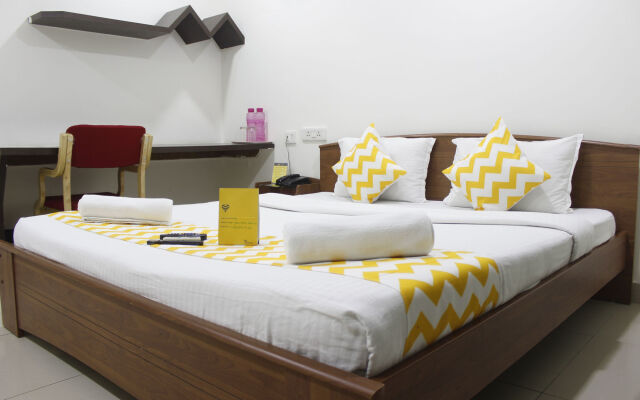 FabHotel Siri Inn Madhapur