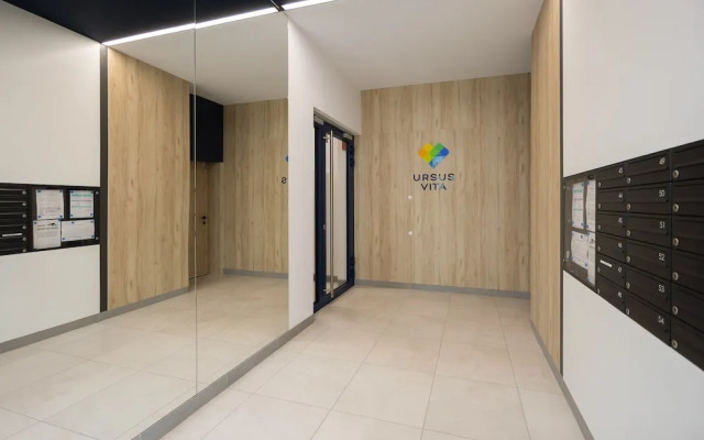 Apartment With Parking by Renters