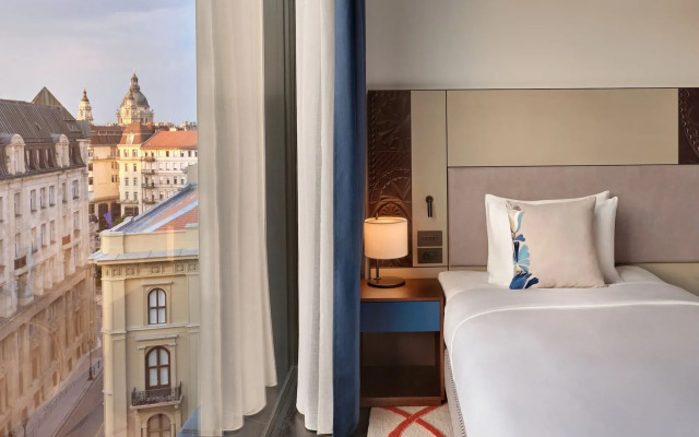 Dorothea Hotel, Budapest, Autograph Collection