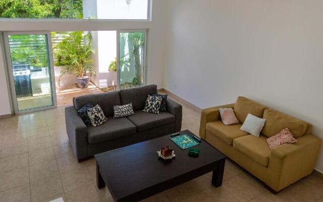 Casa Esmeralda - Family Friendly 3 Bedroom Home with Private Pool