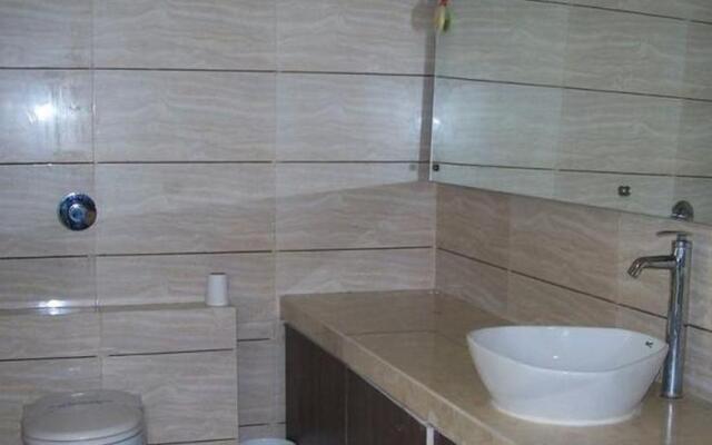 Hotel Palm View Residency