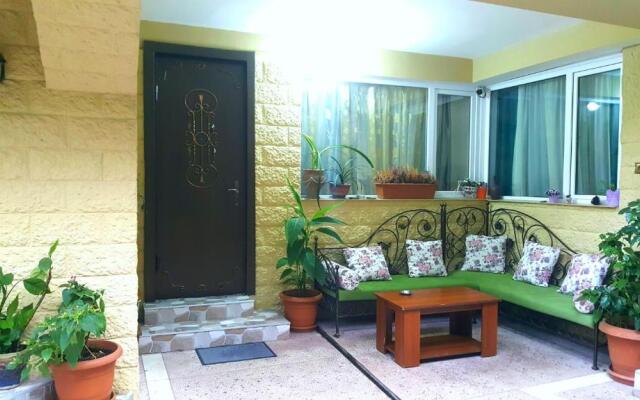 Apartment on Sundukiani Street Lane