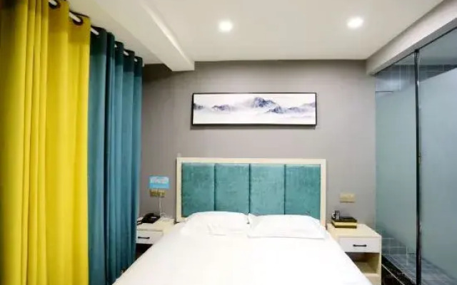 Holiday Inn Purafi