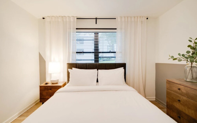 Modern 1BD Near Music Row and Downtown