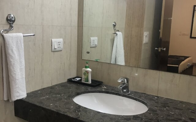 Hotel Amazone Residency - Dlf Phase 3