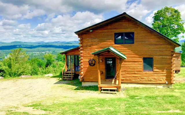 Majestic Vista Mountainside Cabin