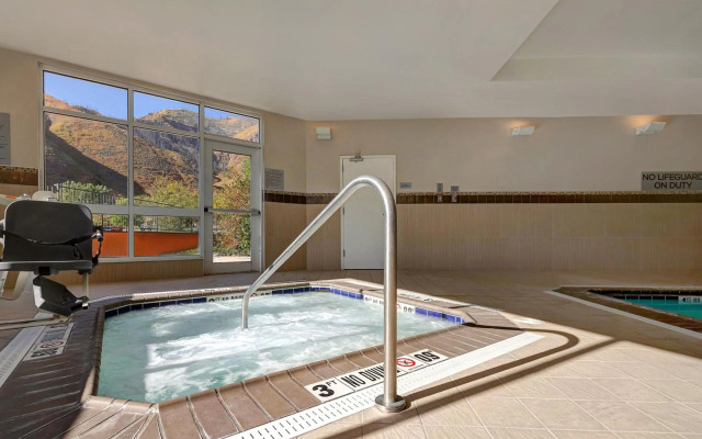 Courtyard by Marriott Glenwood Springs