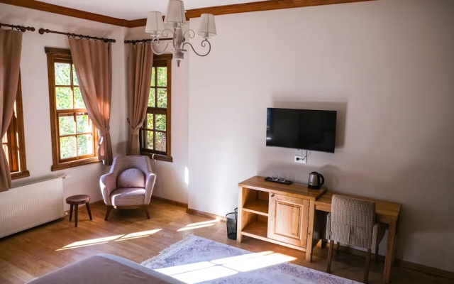Hakoni House