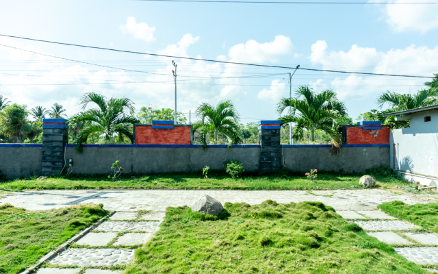 RedDoorz @ Lingkar Luar Street Maumere