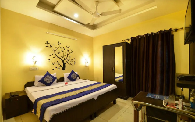 OYO 3004 Hotel Star City