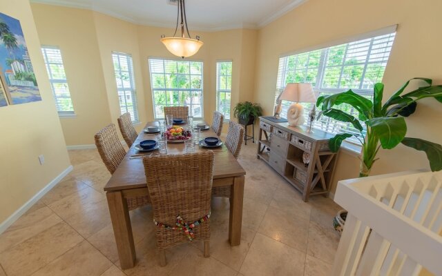 Quiet Palms Apartment 3
