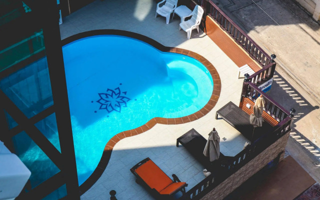 Hua Hin White Villa