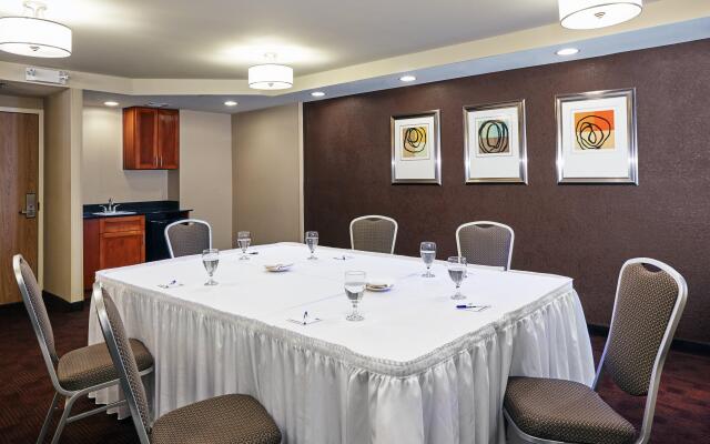Holiday Inn Express Hampton - Coliseum Central by IHG