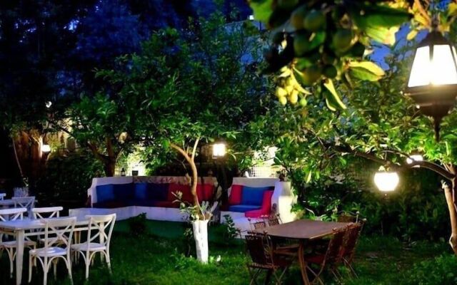 Double Inn Marina Hotel