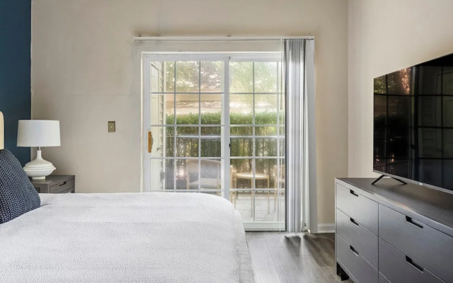 Landing Amazing 2bd, Gym, Pool