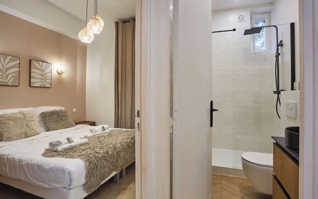 Sublime Flat Paris Bois de Vincennes by Studio Prestige