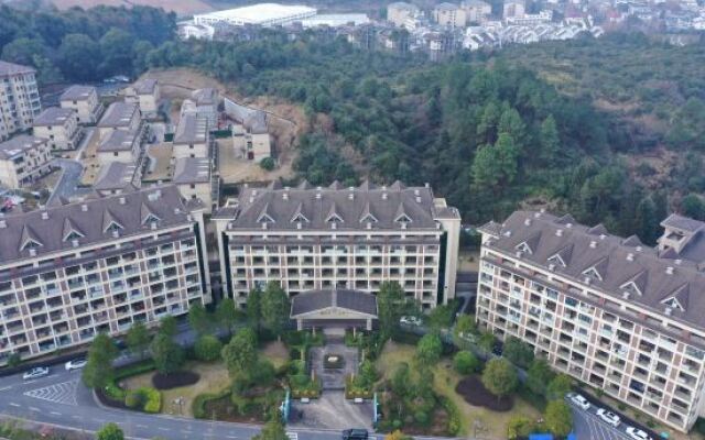 Siji Mingyue Hot Spring Holiday Hotel