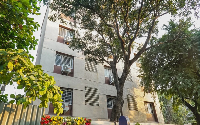 OYO 19530 SilverKey Vishrantwadi