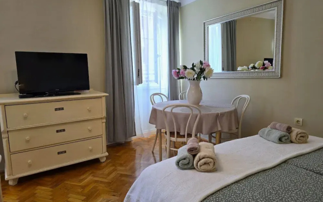 Two-Bedroom Apartment SEVEN