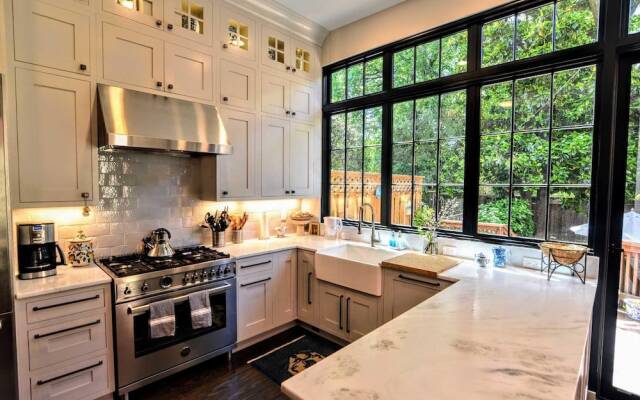807 East Capitol St. - 4 Br Home