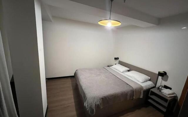 Paskunji Marshall Apartment