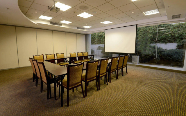 Holiday Inn Santiago - Airport Terminal by IHG