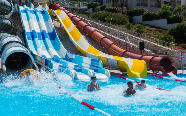 Grand Hotel Holiday Resort