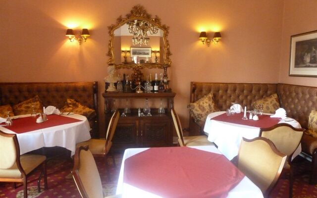 Shieldhill Castle Hotel