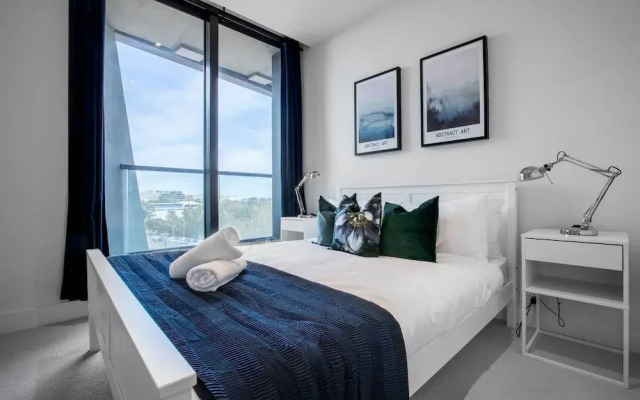 Breathtaking Lake/parkview Apt Pool&gym@3br