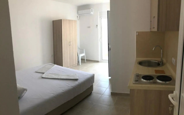 Ulcin Relax Apartments & Rooms