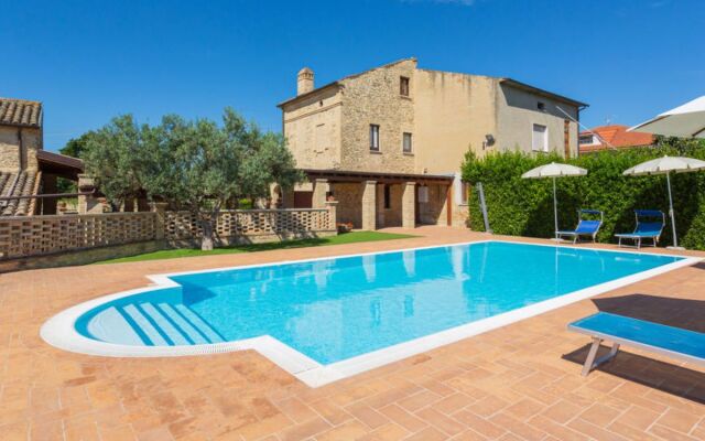 Borgo Agrituristico Il Pino (ONA200)