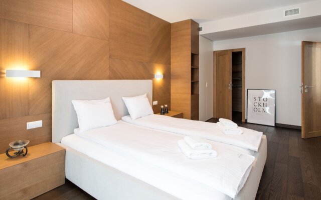 Avesa Luxury Apartments by Wawel Castle