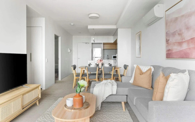 A Cozy 2BR Home Next to The Yarra River