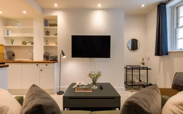 The Elephant Castle Hideaway - Stunning 1bdr Flat With Patio