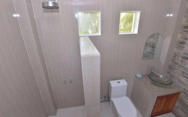 Lanas Beach Resort