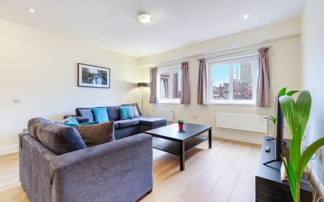 Luxury 3 Bedroom Apartment with Parking