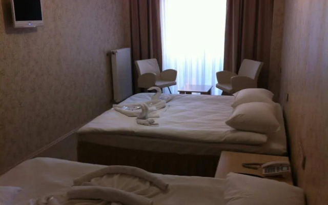 Cinas Hotel