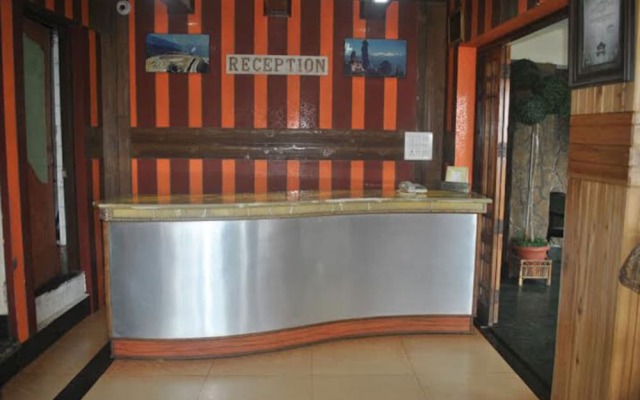 Goroomgo Broadway Mall Road Darjeeling