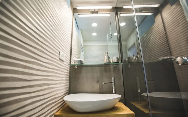 Sir George Luxury Suites