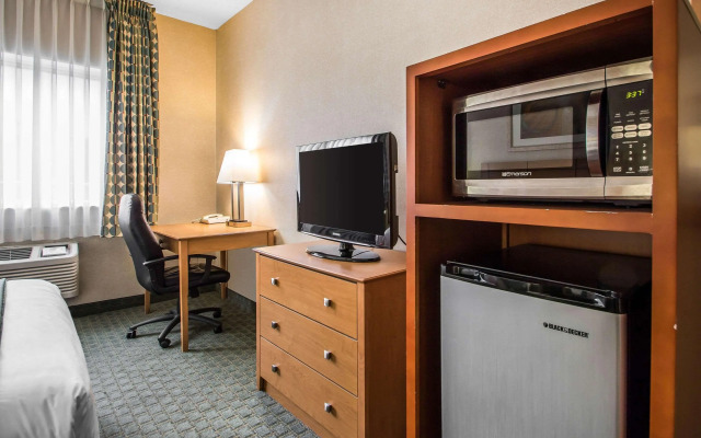 Quality Inn Dubuque on Hwy 20
